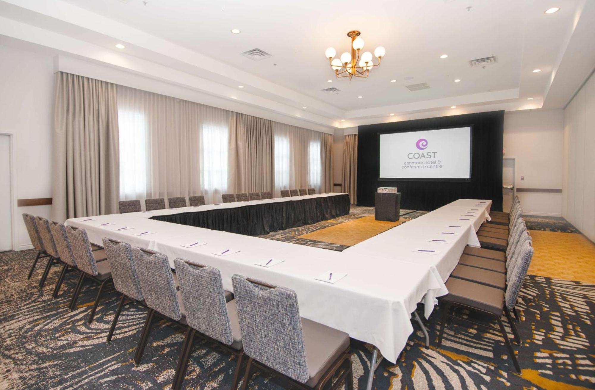 Hotel Coast & Conference Centre