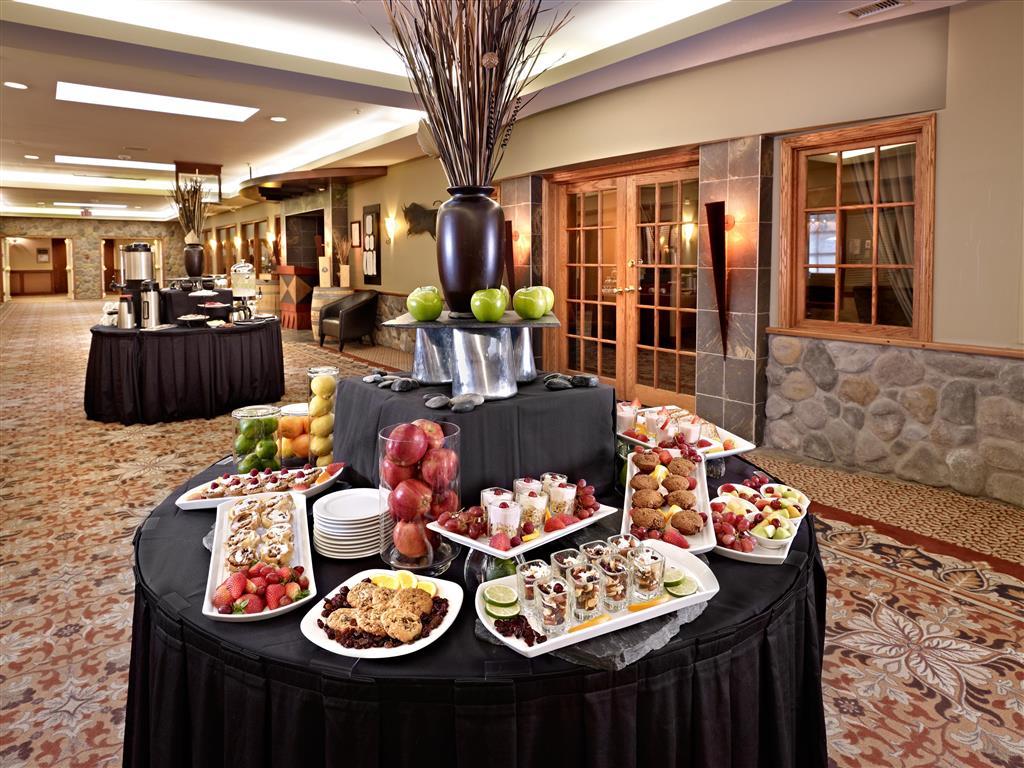 Coast & Conference Centre Canmore