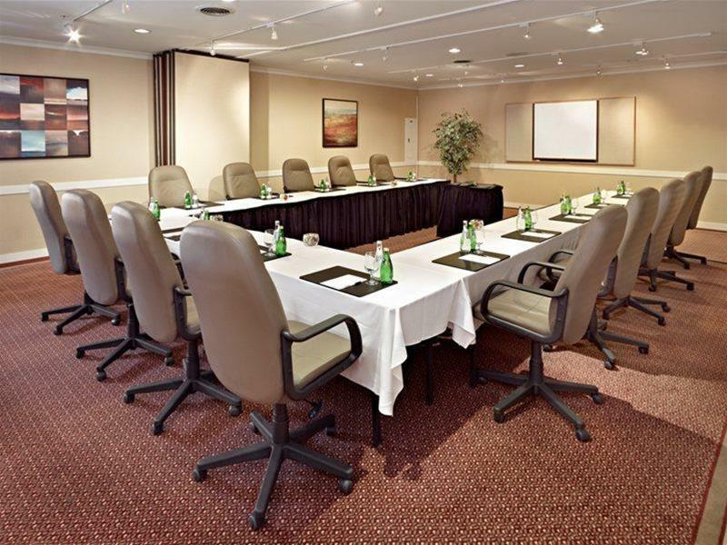 Hotel Coast & Conference Centre 3*