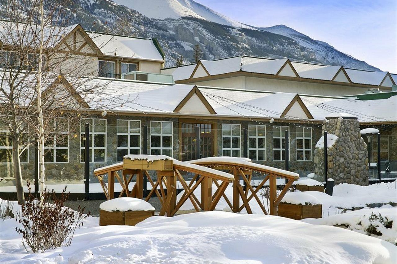 Coast & Conference Centre Canmore