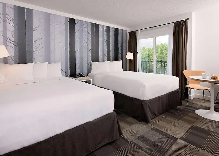 Coast Canmore Hotel & Conference Centre