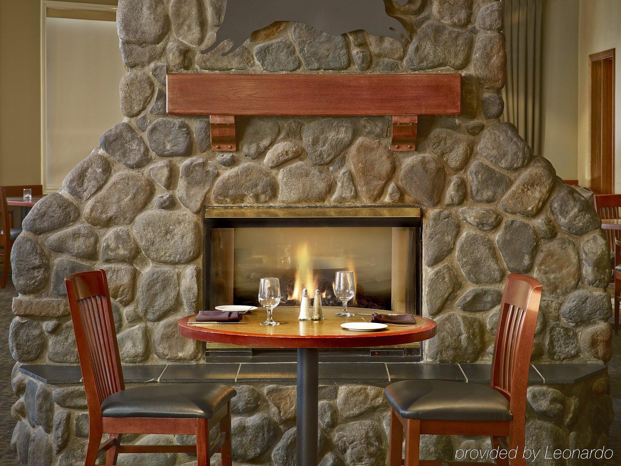 Coast & Conference Centre Canmore